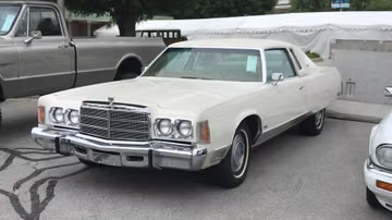 Chrysler New Yorker, 1975