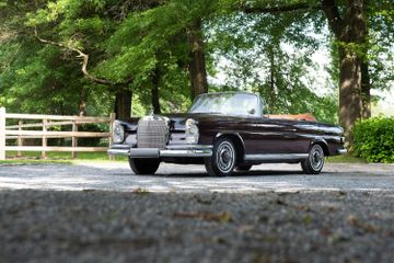 Mercedes-Benz 220 SEb Cabriolet W111, 1963