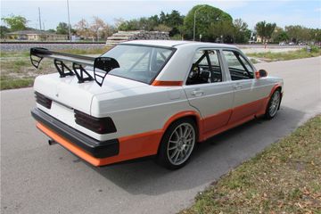 MERCEDES-BENZ 190 CUSTOM SEDAN, 1987
