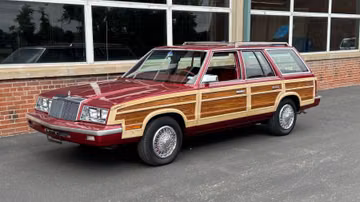 Chrysler LeBaron Town &amp; Country Wagon, 1985