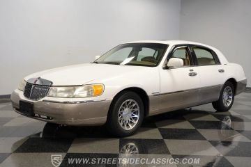 Lincoln Town Car Signature, 2000