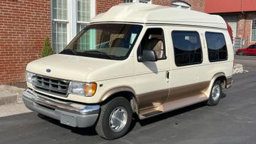 Фургон Ford E150 после переоборудования, 1997 года