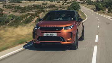 Land Rover Discovery Sport P300e AWD specs