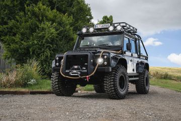 Land Rover Defender SVX Spectre JB24, 2015