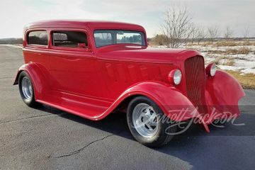 PLYMOUTH 6 DELUXE CUSTOM SEDAN, 1933