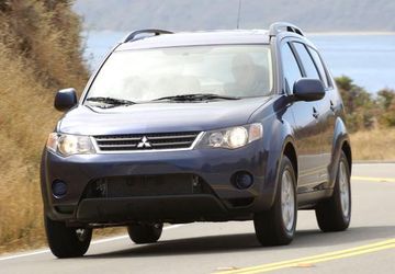 Mitsubishi Outlander 3.0 V6 (Mk II) specs