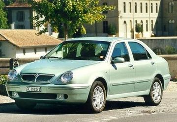 Lancia Lybra 2.0 specs
