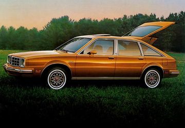 Pontiac Phoenix Hatchback 2.5 (Mk II) specs