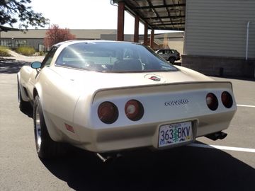 Chevrolet Corvette 2 Door Coupe, 1982