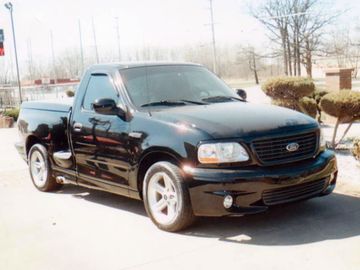 Ford SVT Lightning Pickup, 2004