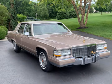 Cadillac Brougham, 1992