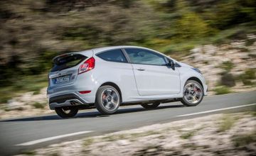 Ford Fiesta ST200 specs