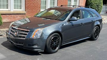 Cadillac CTS Luxury Wagon, 2011