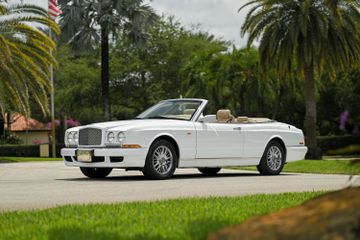 Bentley Azure VIN. SCBZK22E51CX62572, 2001