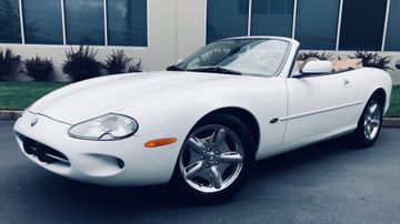 Jaguar XK8 Convertible, 1997