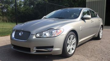 Jaguar XF Sedan, 2010