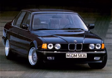 BMW 735i (E32 Kat) specs