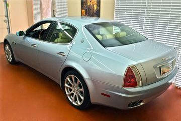 Maserati Quattroporte Sedan, 2005