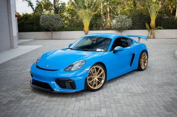 210 - Porsche GT4, 2022