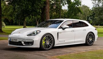 Porsche Panamera Sport Turismo 4S E-Hybrid (Mk II) specs