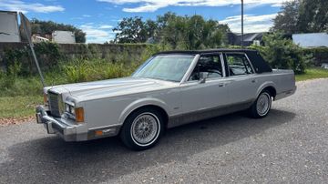 Lincoln Town Car Sedan, 1989