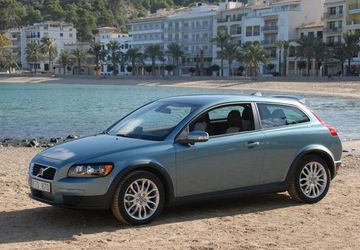 Volvo C30 2.0 specs