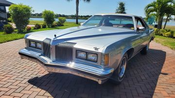 Pontiac Grand Prix SJ, 1976