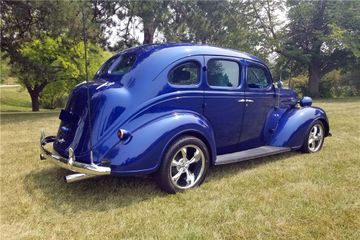 PLYMOUTH CUSTOM SEDAN, 1937