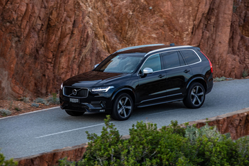 Volvo XC90 B5 (Mk II) specs