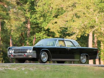 Lincoln Continental "Bubbletop" Kennedy Limousine, 1962