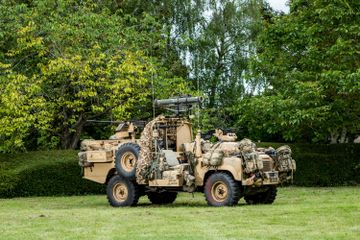 Land Rover Defender 110 V8 SOV Truck Utility SAS, 1985