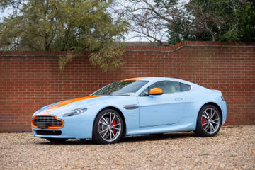 Aston Martin V8 Vantage Coupé, 2010
