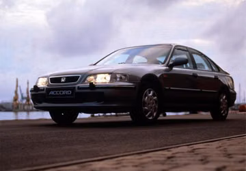 Honda Accord 1.8i (Mk V) specs