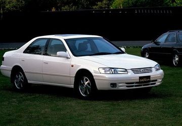 Toyota Camry 2.2 (Mk IV) specs