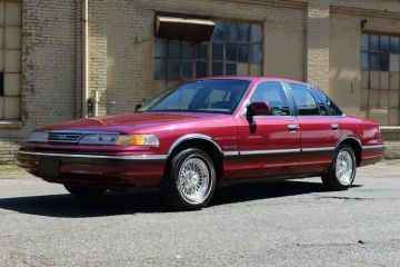 Ford Crown Victoria LX, 1992