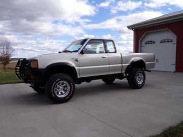 Mazda B2600i Pickup, 1991