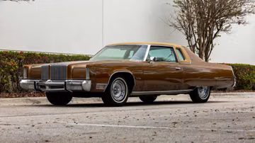 Chrysler New Yorker Brougham Coupe, 1976