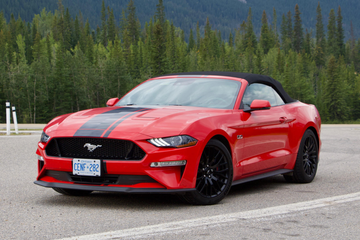 Ford Mustang GT Convertible (Mk VI 450 PS) specs