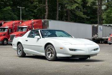 386 - Pontiac Firebird Sedan, 1991
