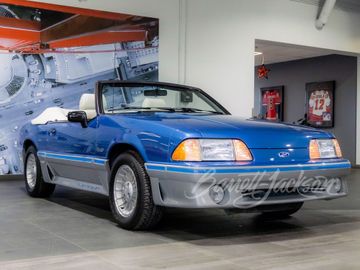 FORD MUSTANG CONVERTIBLE, 1988