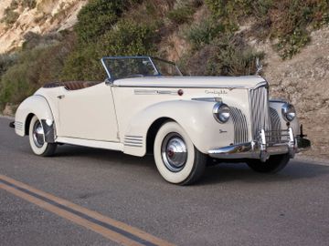 Packard Super Eight One-Eighty Convertible Victoria by Darrin, 1941