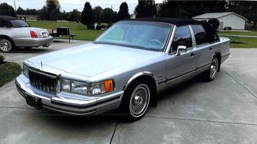 Lincoln Town Car Sedan, 1990