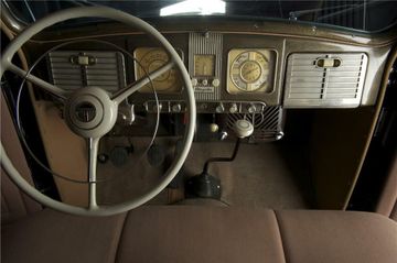 Chrysler Imperial Touring Sedan, 1938