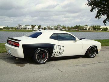 DODGE CHALLENGER R/T CUSTOM 2 DOOR HARDTOP, 2009