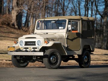 Toyota FJ40 Land Cruiser Soft-Top, 1965