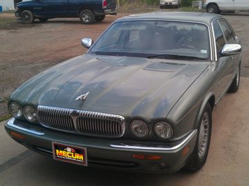 Jaguar XJ8 4-Door Sedan, 1999