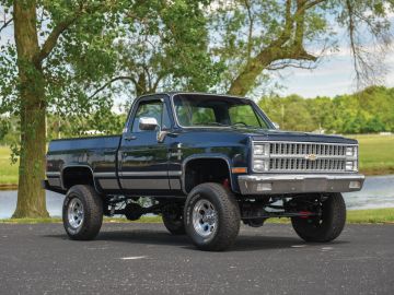 Chevrolet Silverado K10 Short-Bed Pickup, 1982