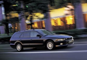 Mitsubishi Galant Wagon 2.0 GLS specs