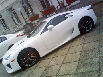 Lexus LFA specs