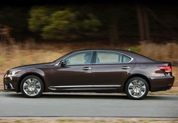 Lexus LS 600H L specs